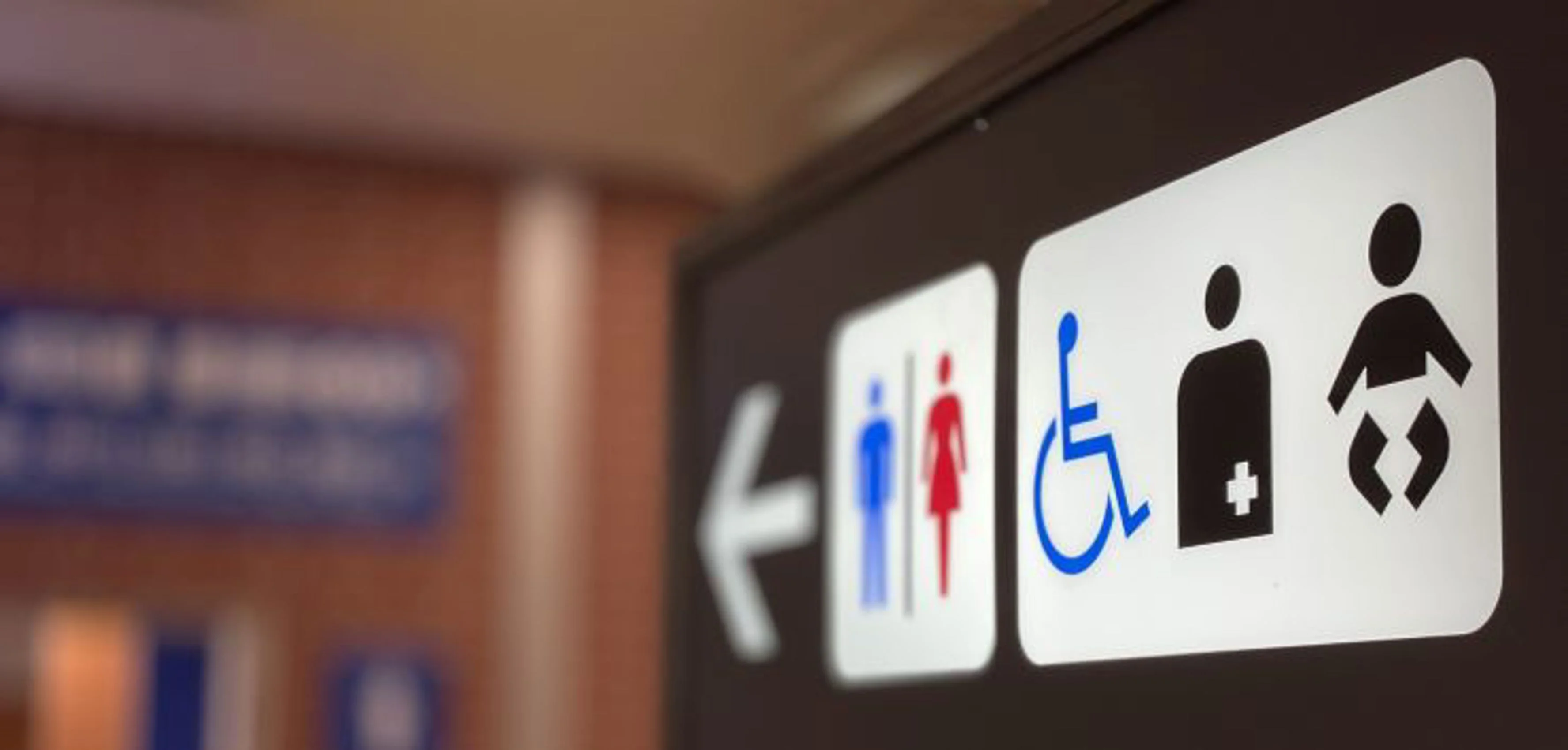 un panneau avec un numéro dessus